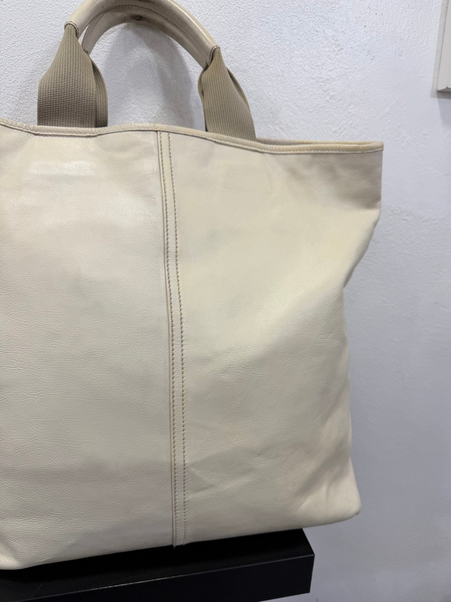 Yves Saint Laurent Tote bag Pelle Bianca