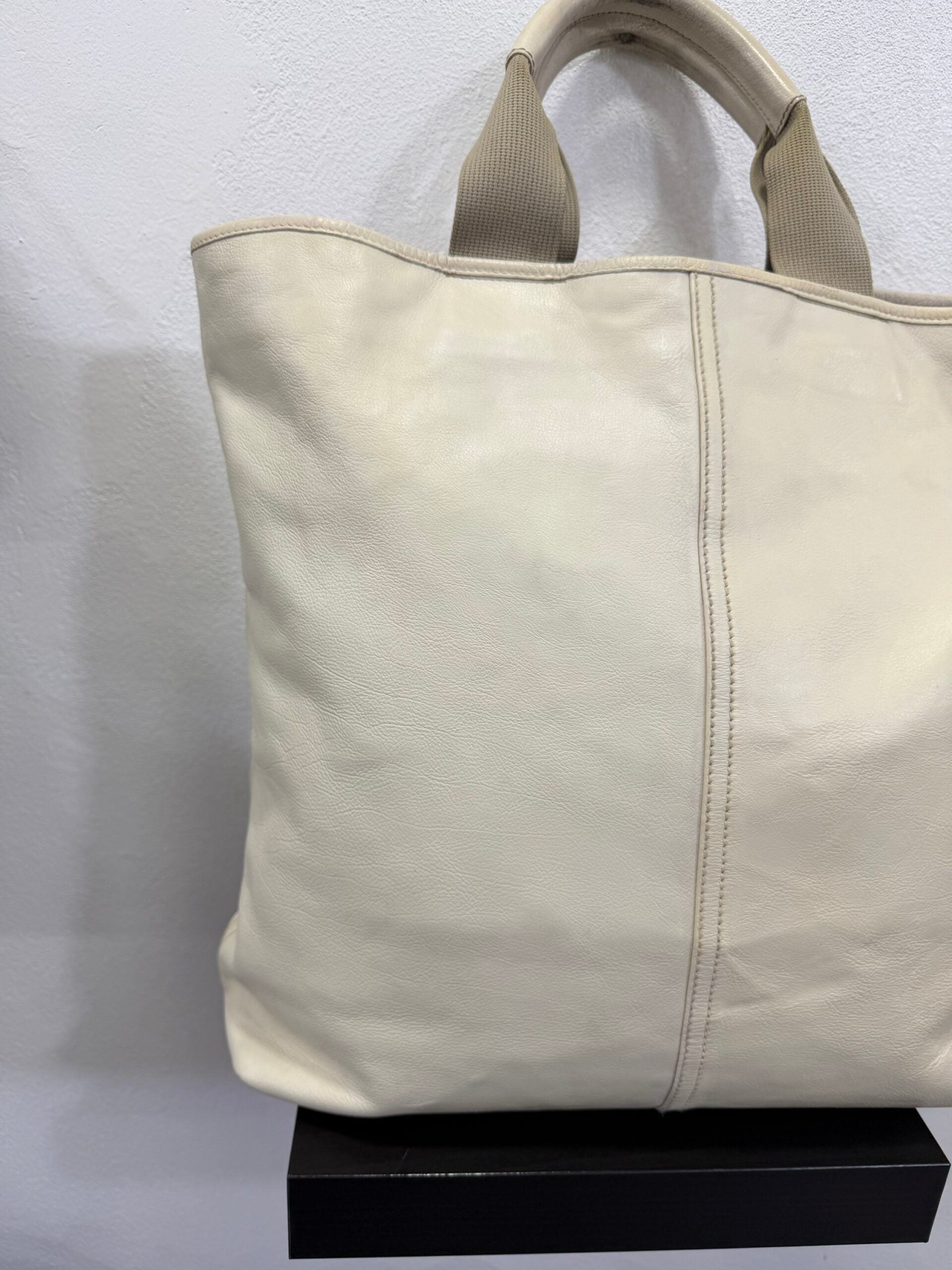 Yves Saint Laurent Tote bag Pelle Bianca