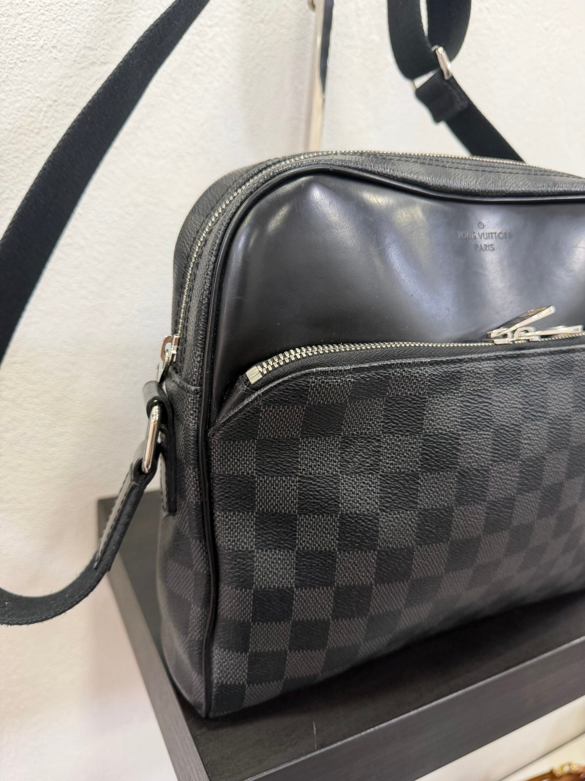 Louis Vuitton Dayton Damier Graphite