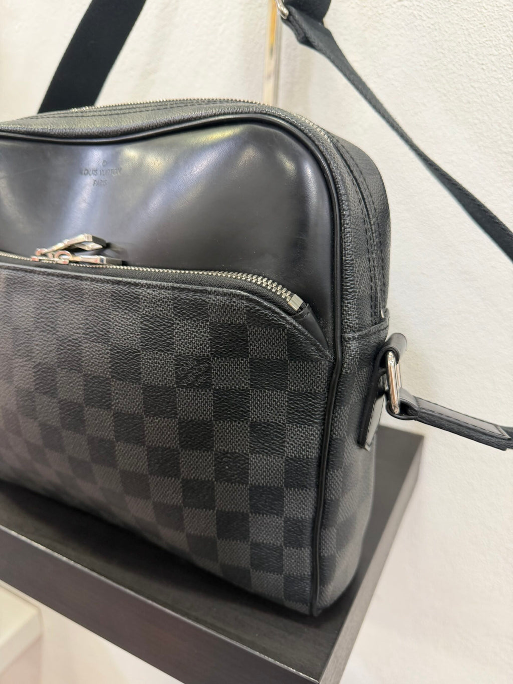 Louis Vuitton Dayton Damier Graphite