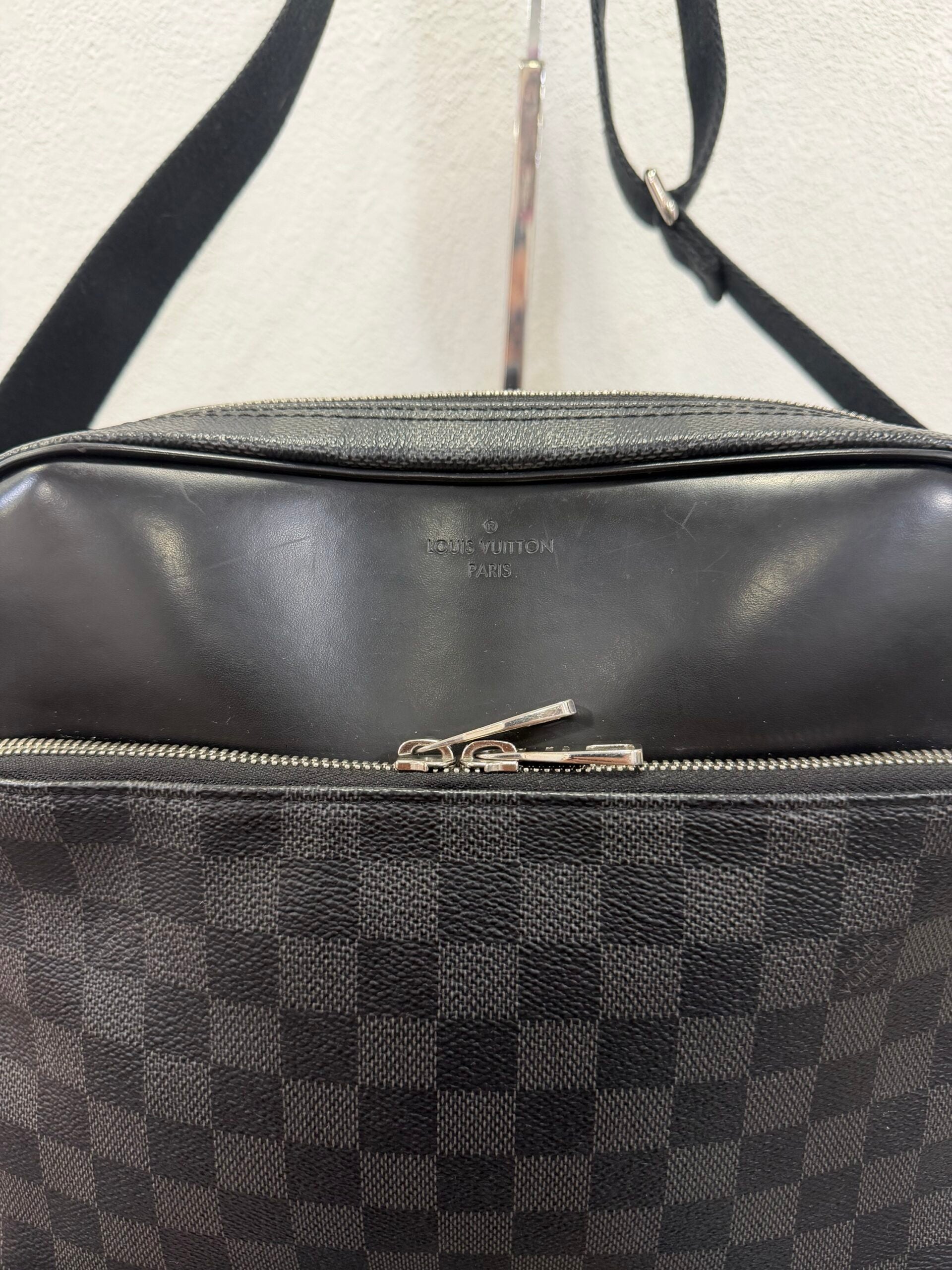 Louis Vuitton Dayton Damier Graphite
