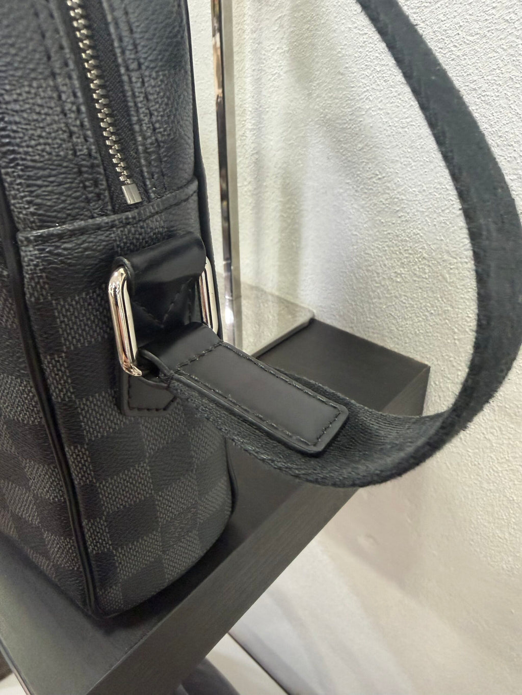 Louis Vuitton Dayton Damier Graphite