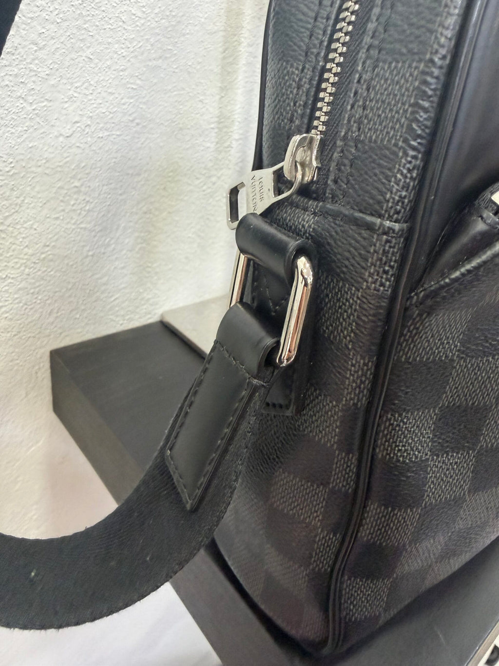 Louis Vuitton Dayton Damier Graphite