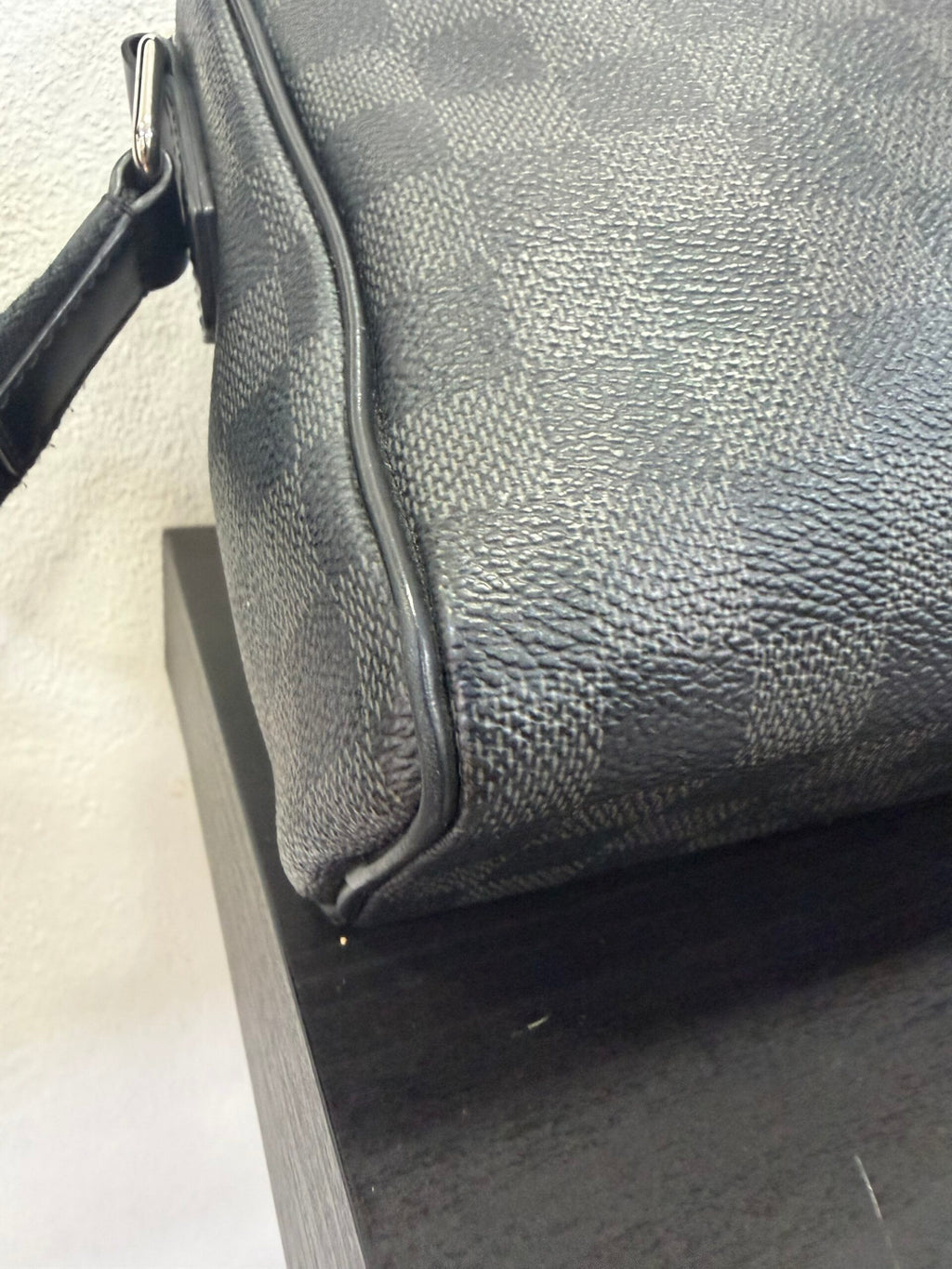 Louis Vuitton Dayton Damier Graphite
