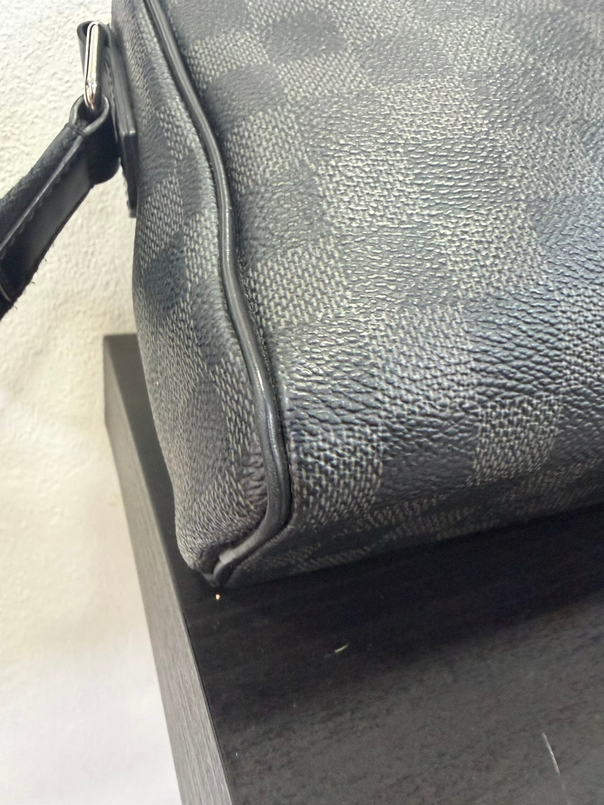 Louis Vuitton Dayton Damier Graphite