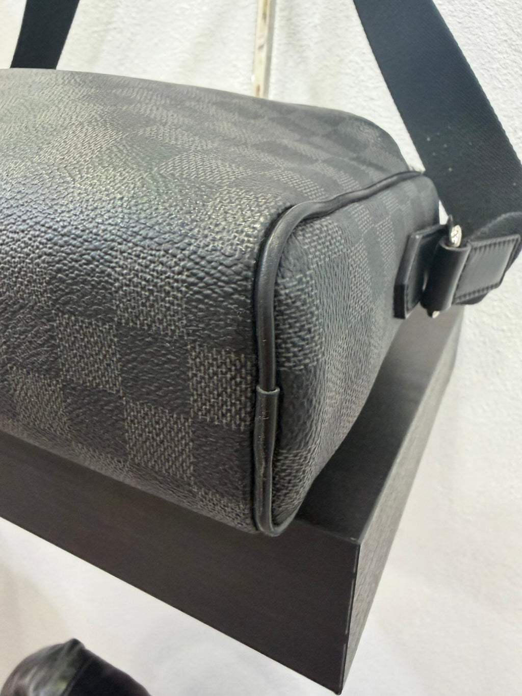Louis Vuitton Dayton Damier Graphite