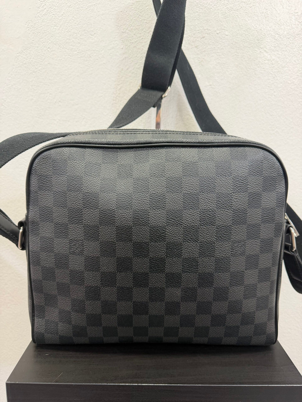 Louis Vuitton Dayton Damier Graphite