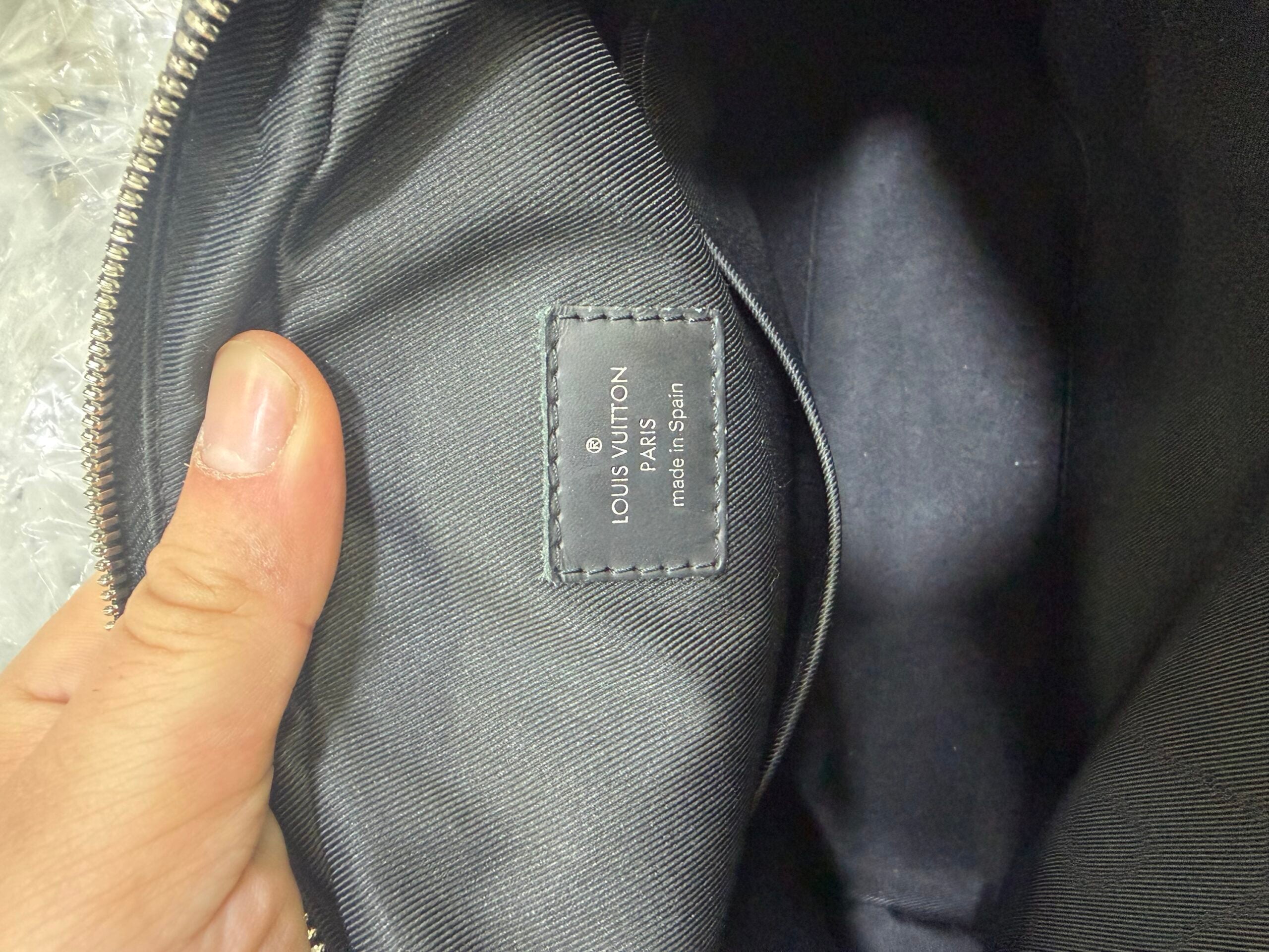 Louis Vuitton Dayton Damier Graphite