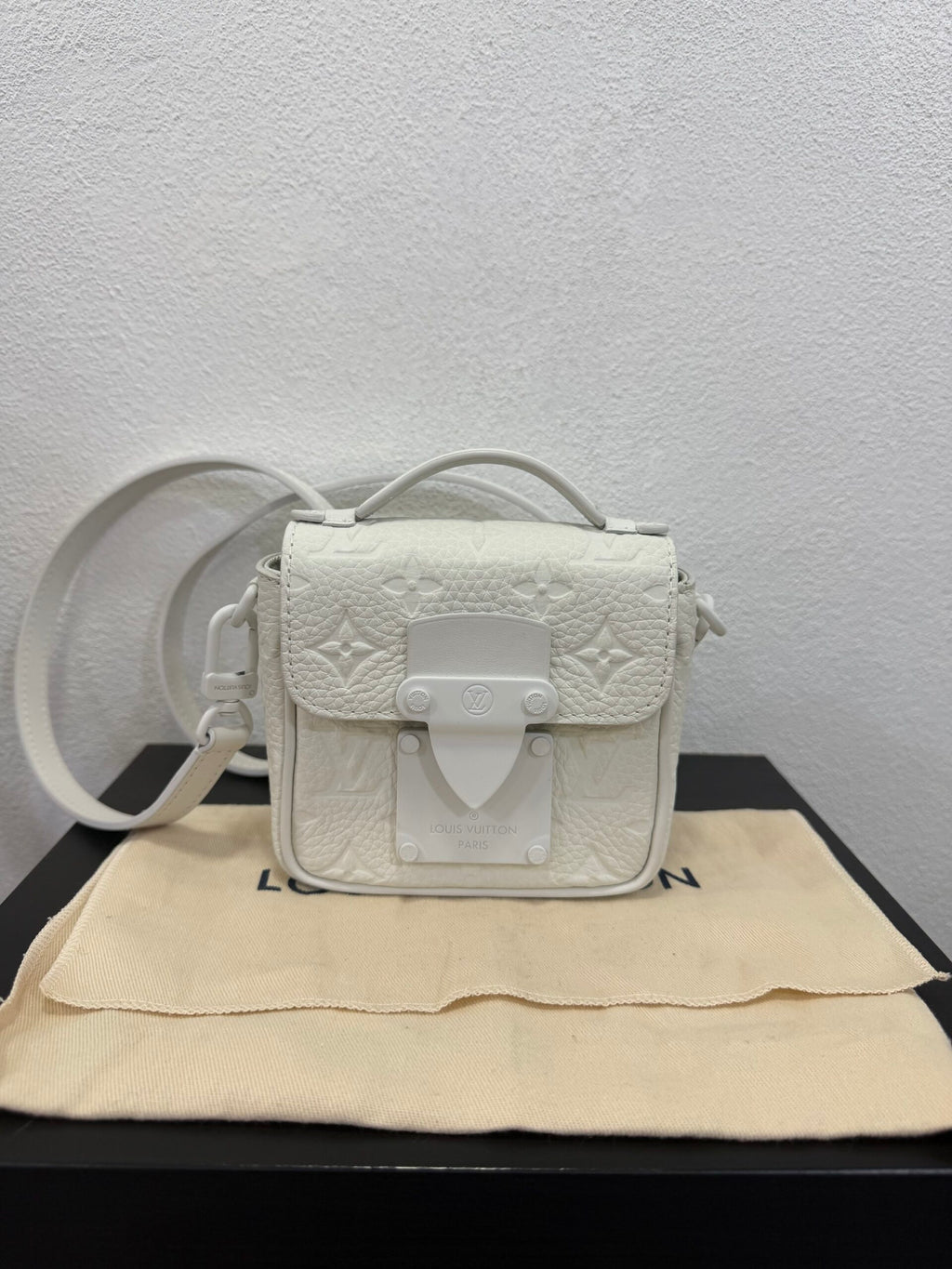 Louis Vuitton Pico S-lock Taurillon