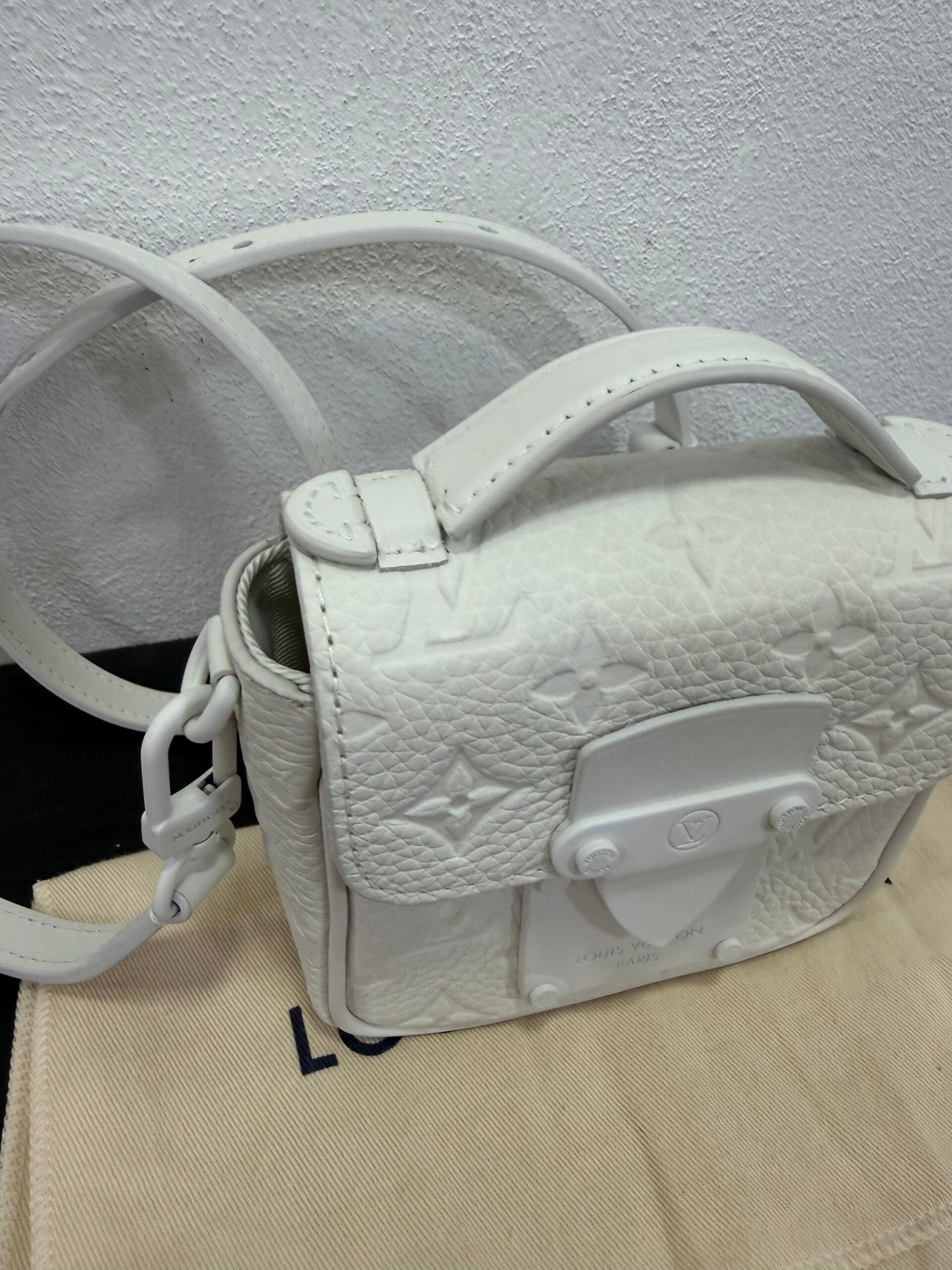 Louis Vuitton Pico S-lock Taurillon