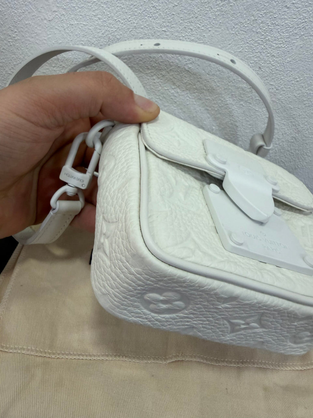 Louis Vuitton Pico S-lock Taurillon