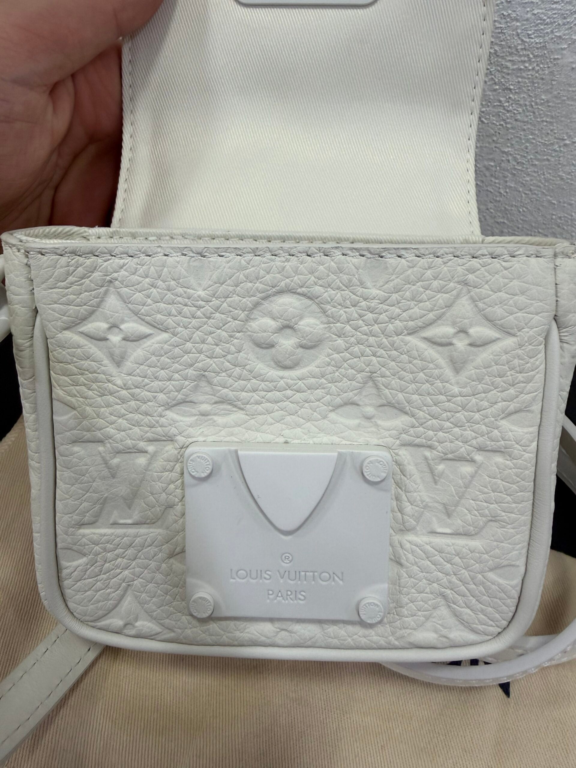 Louis Vuitton Pico S-lock Taurillon