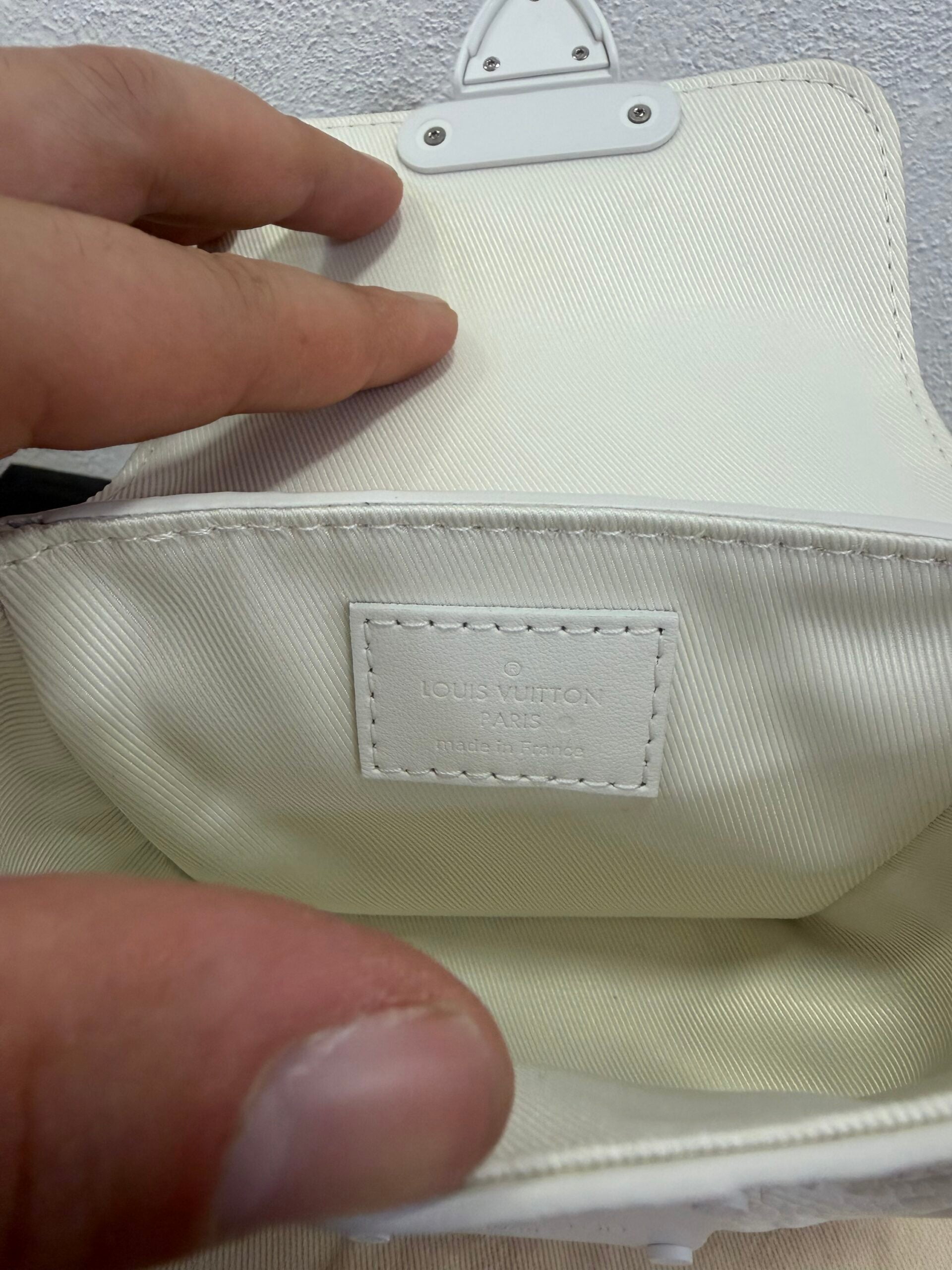 Louis Vuitton Pico S-lock Taurillon