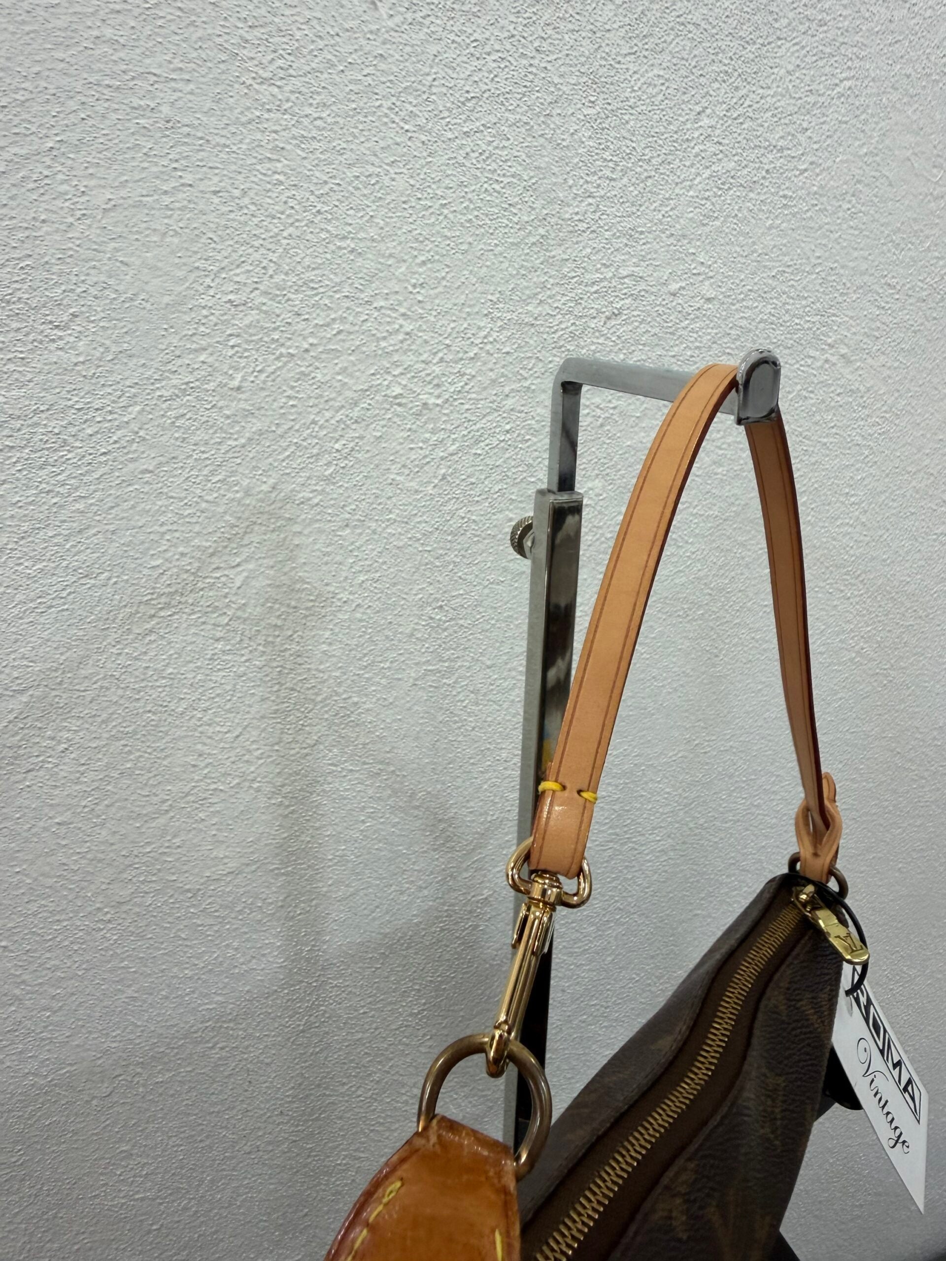 Louis Vuitton Pochette Accessoires Monogram