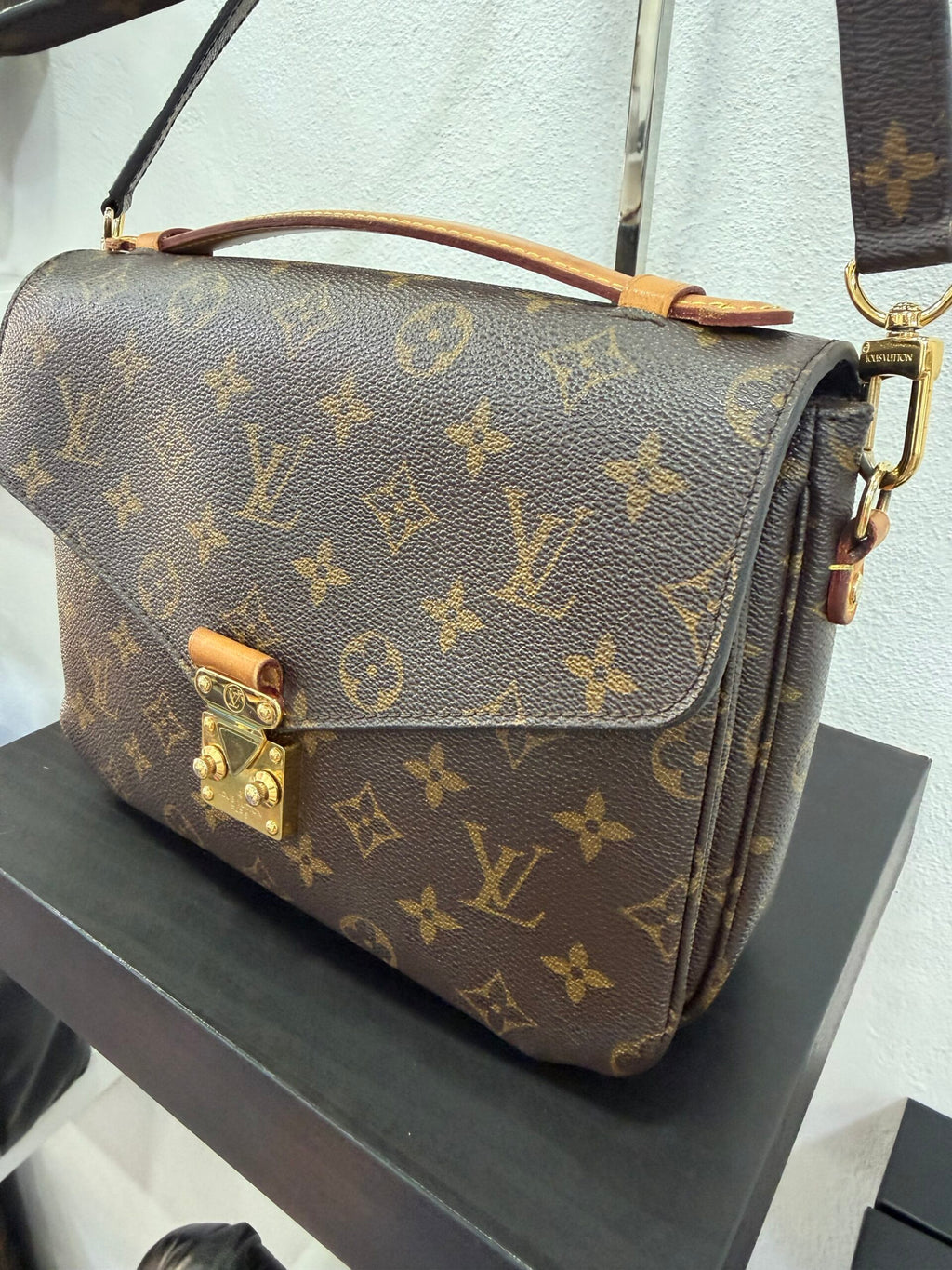 Louis Vuitton Metis Monogram
