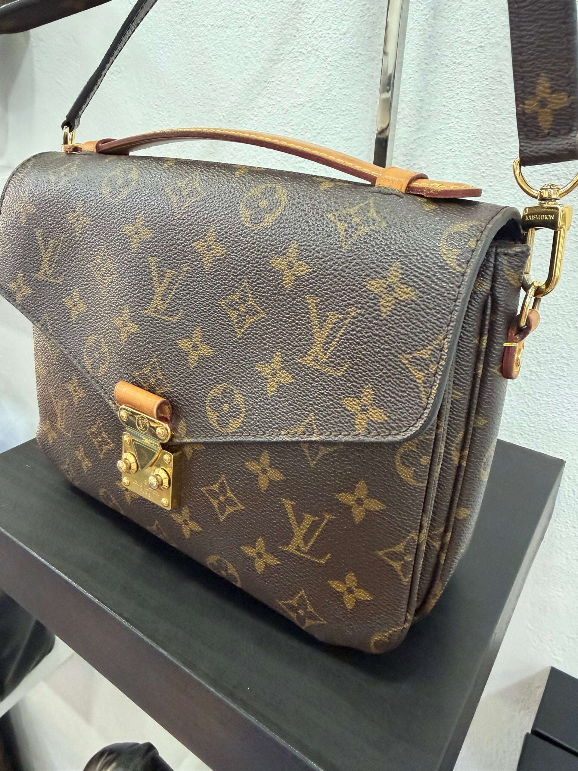 Louis Vuitton Metis Monogram