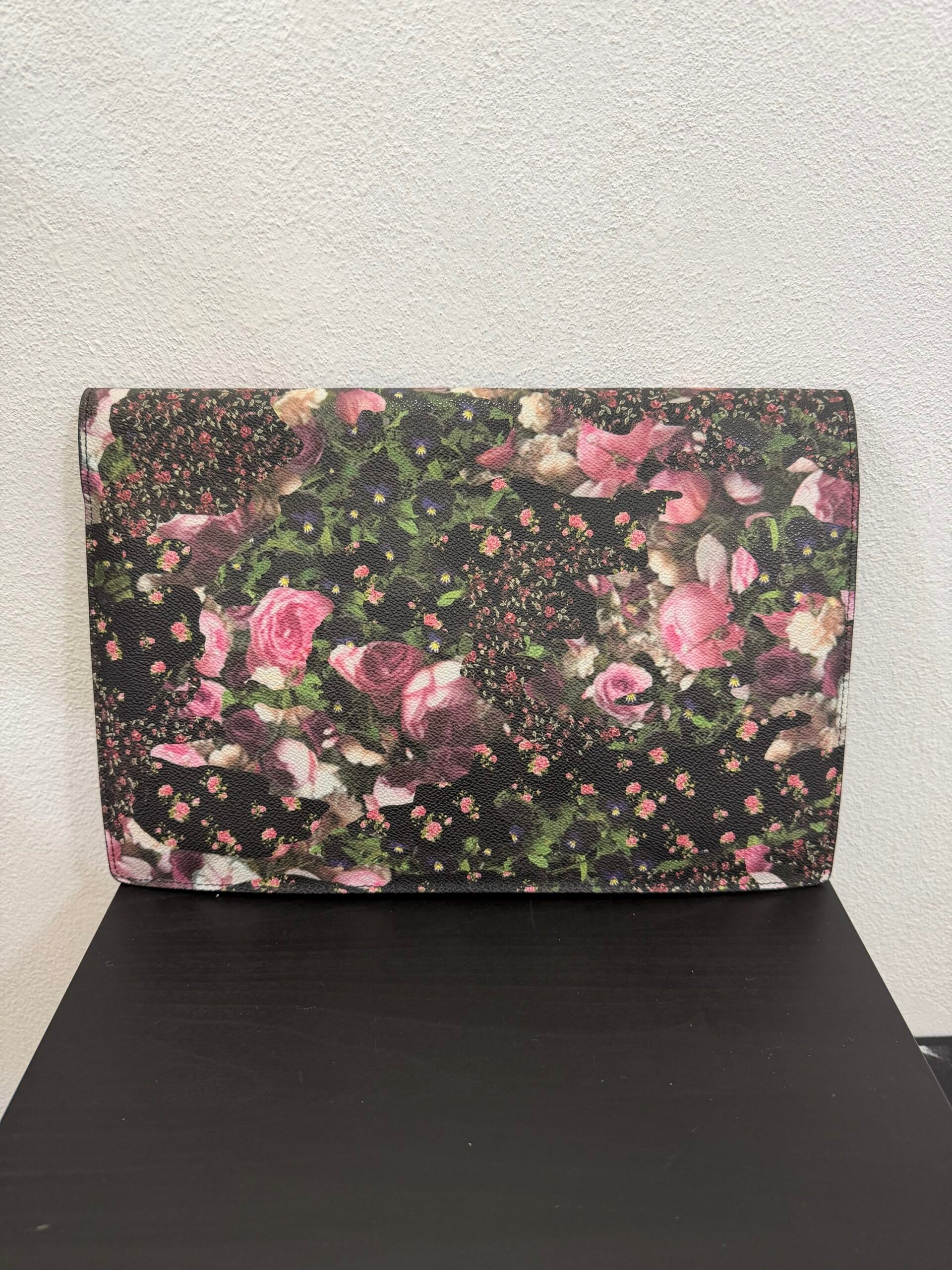 Givenchy pochette floreale
