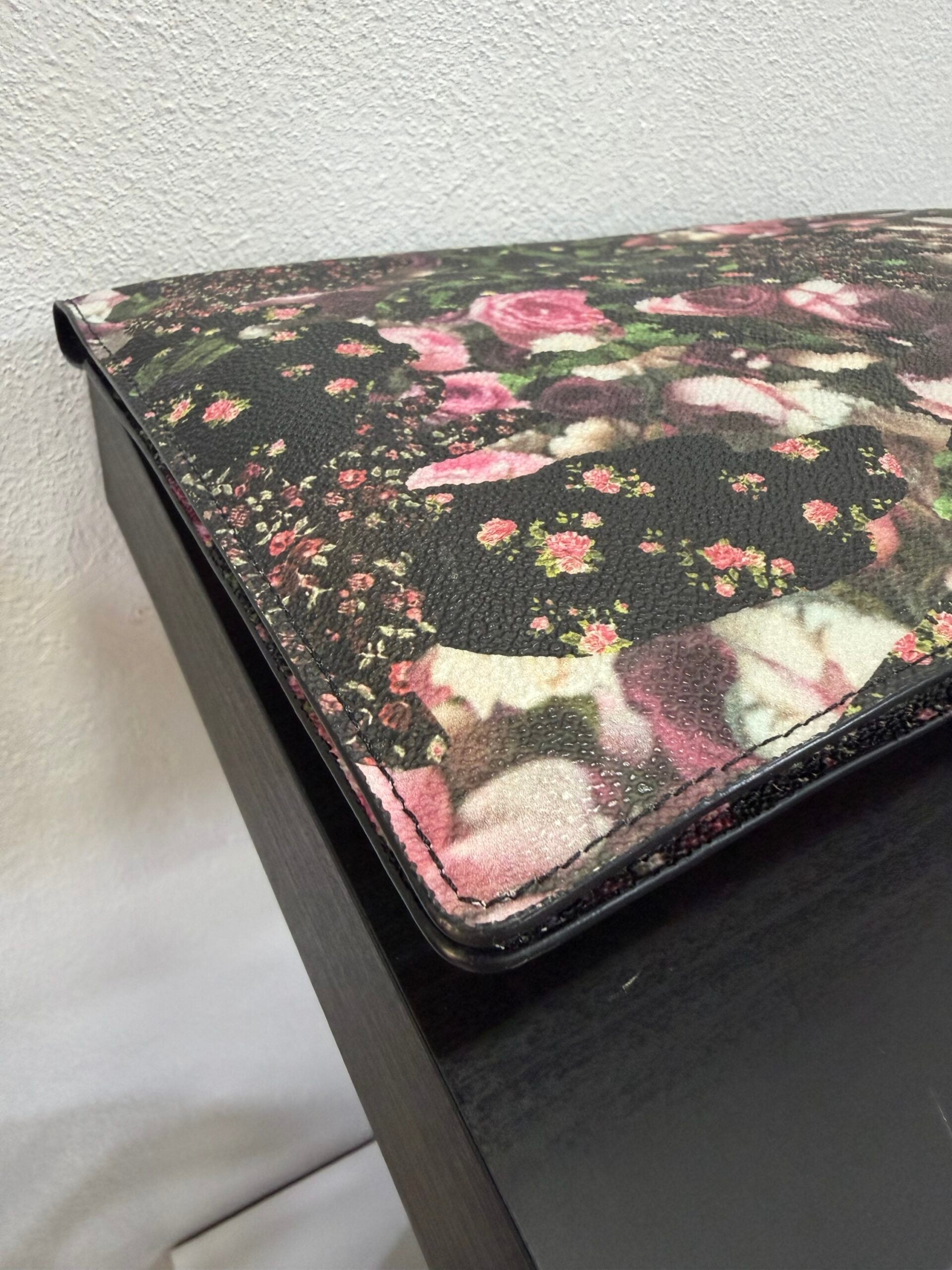 Givenchy pochette floreale
