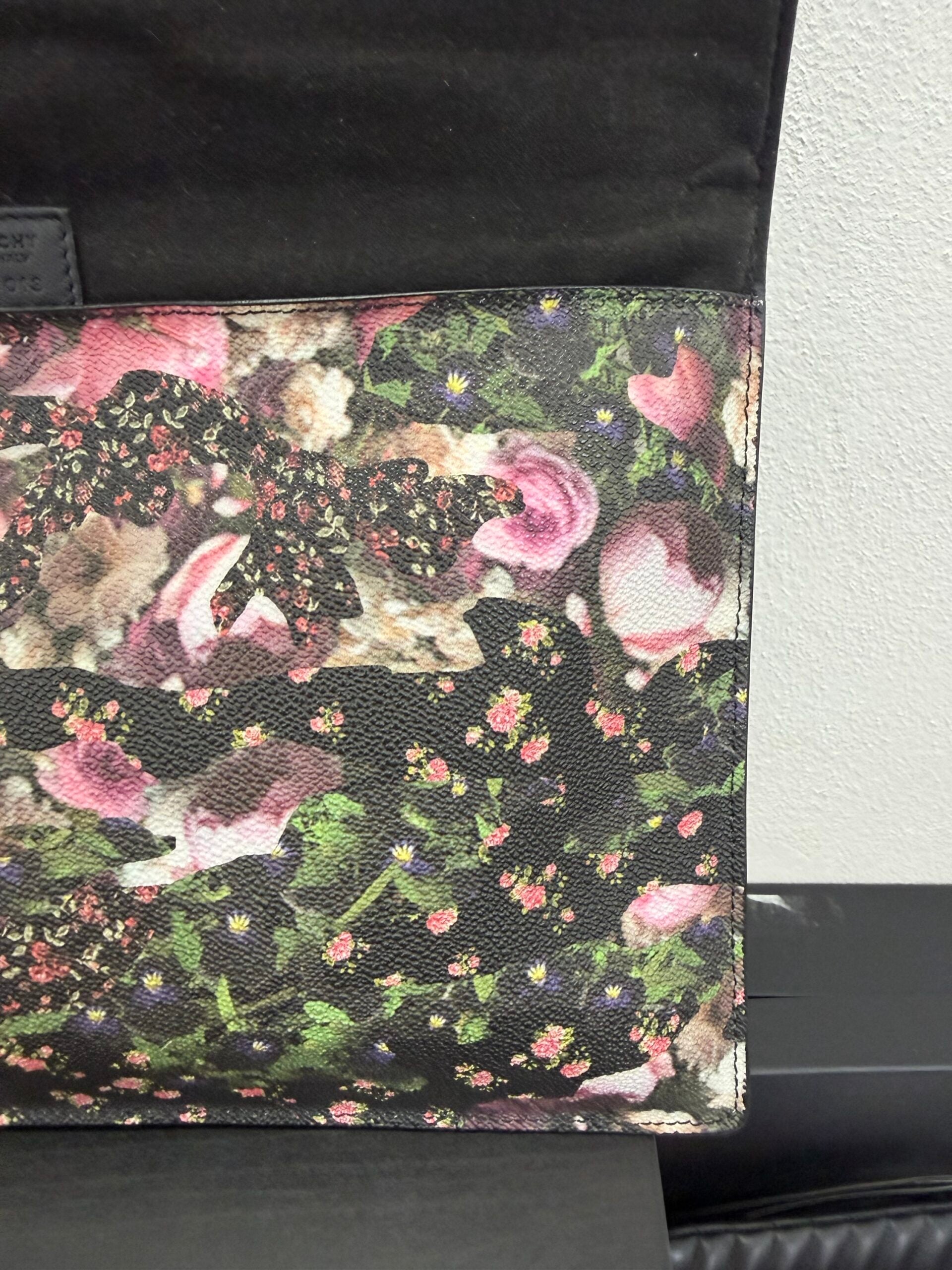 Givenchy pochette floreale