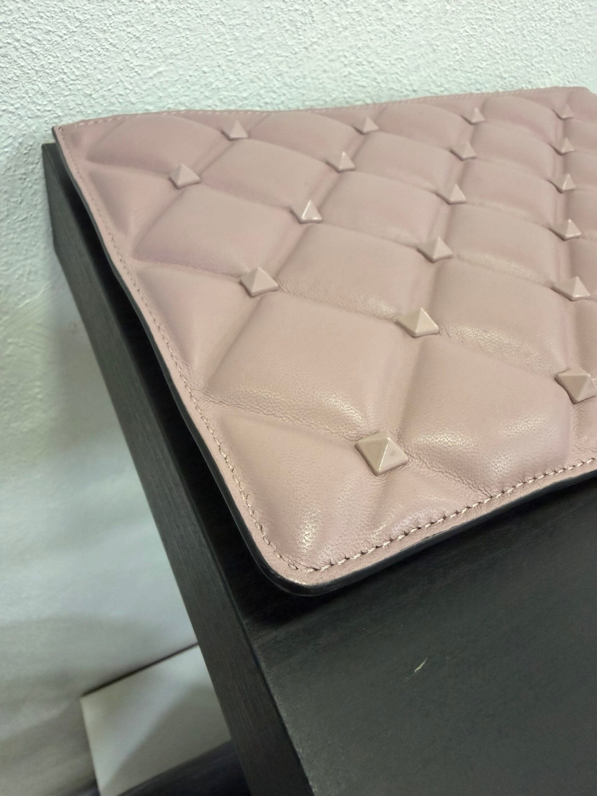 Valentino Garavani Pochette in pelle Spike