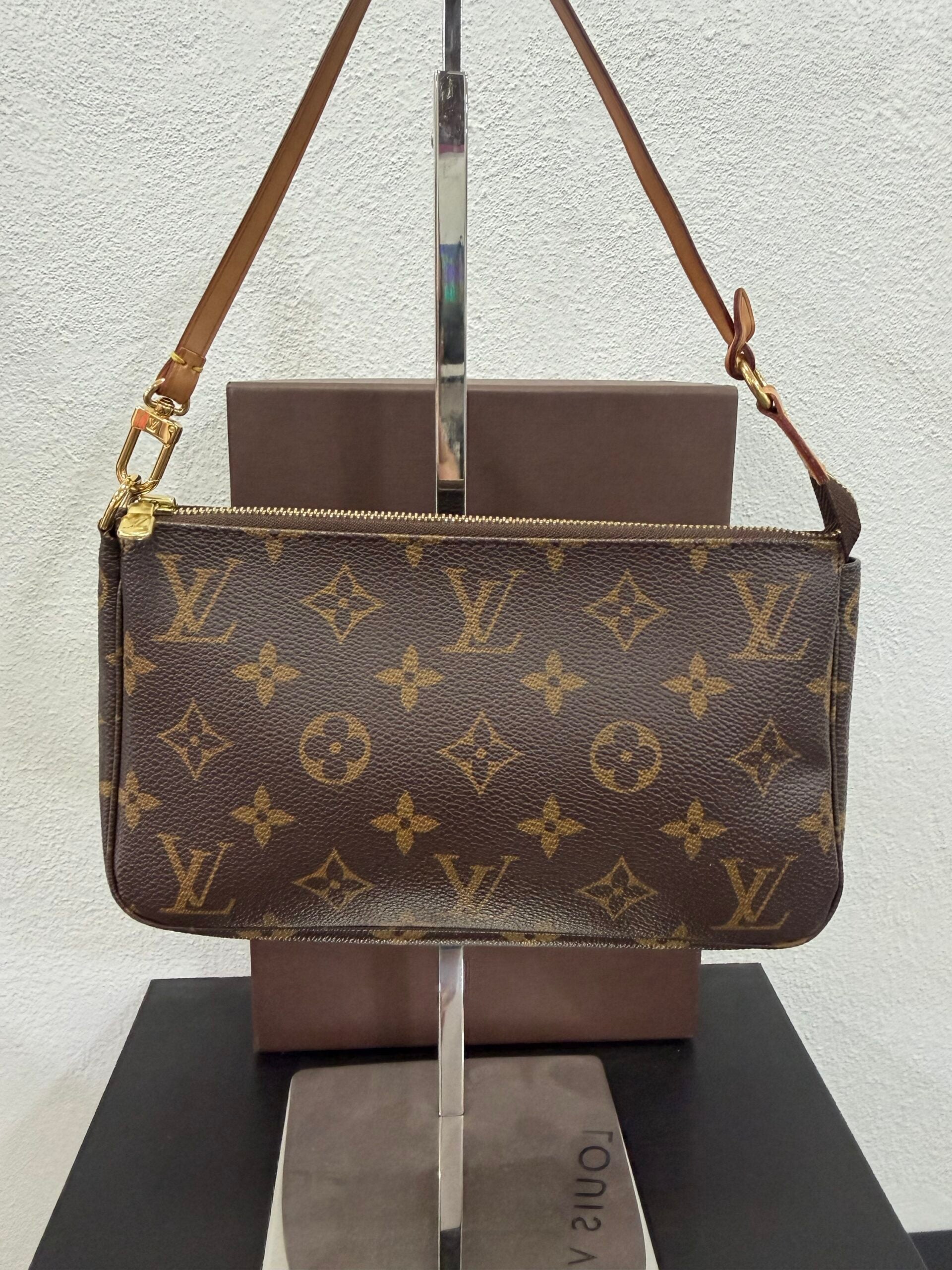 Louis Vuitton Pochette Accessoires
