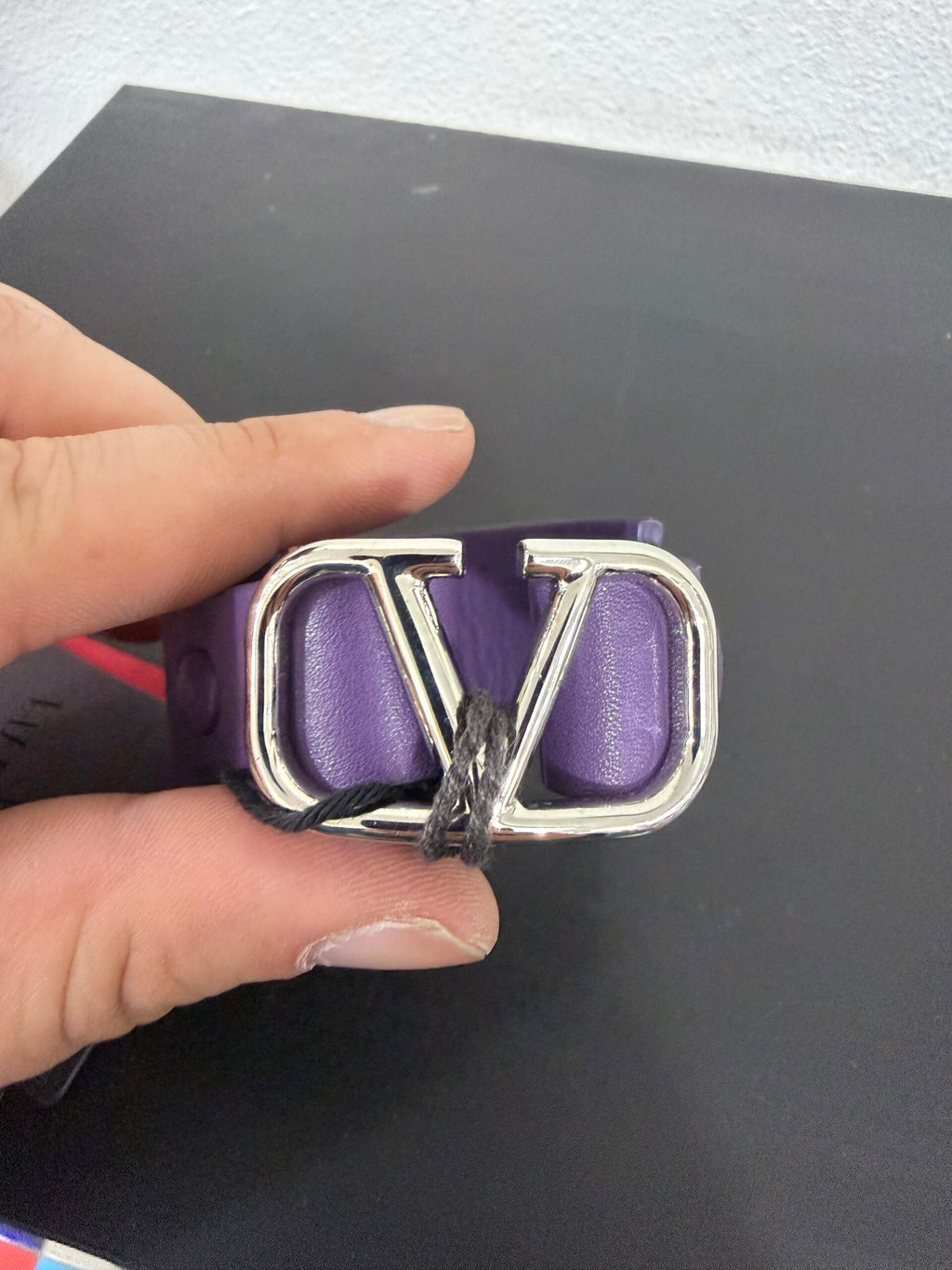 Valentino Garavani Bracciale in pelle V Logo