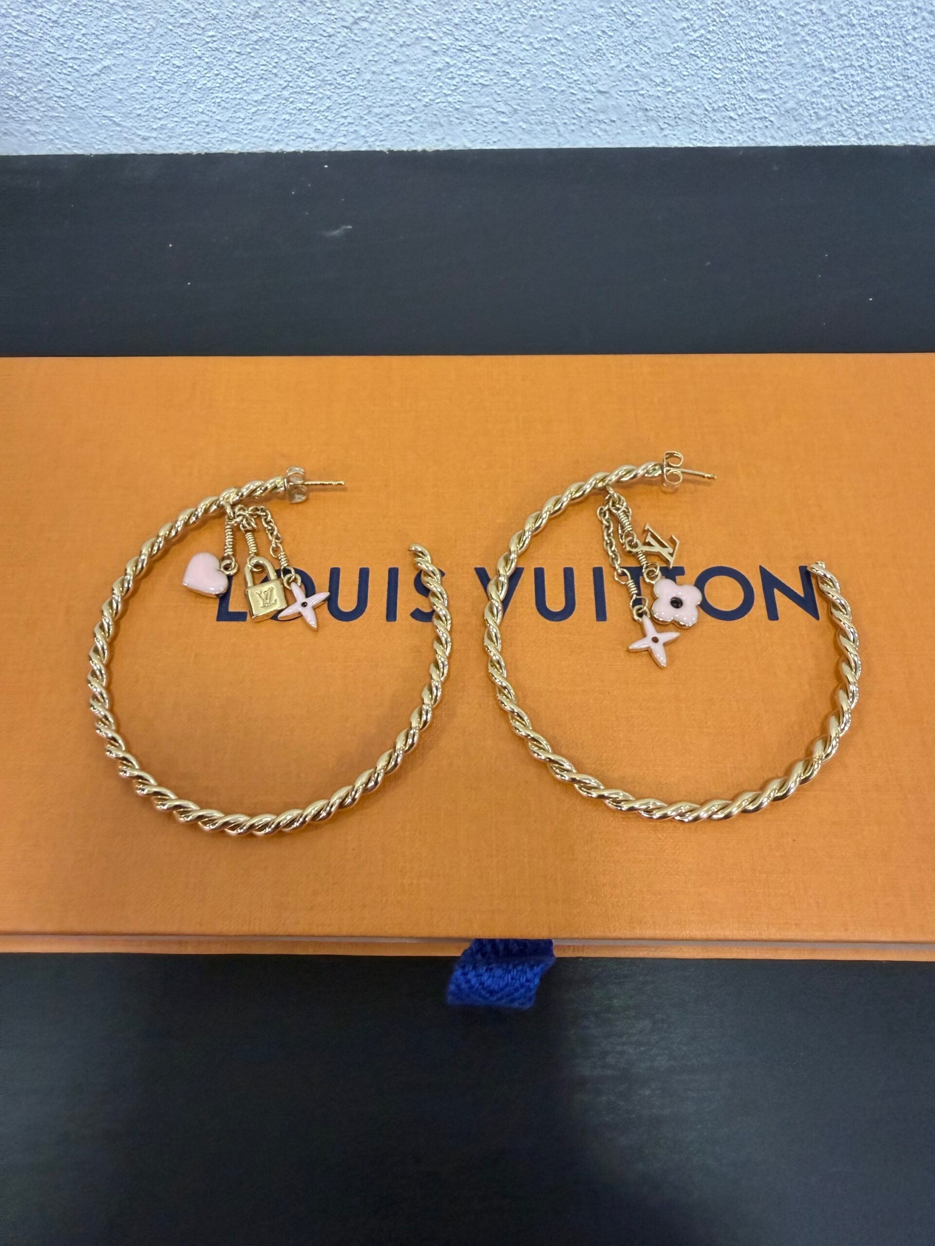 Louis Vuitton Orecchini a cerchio Sweet Monogram