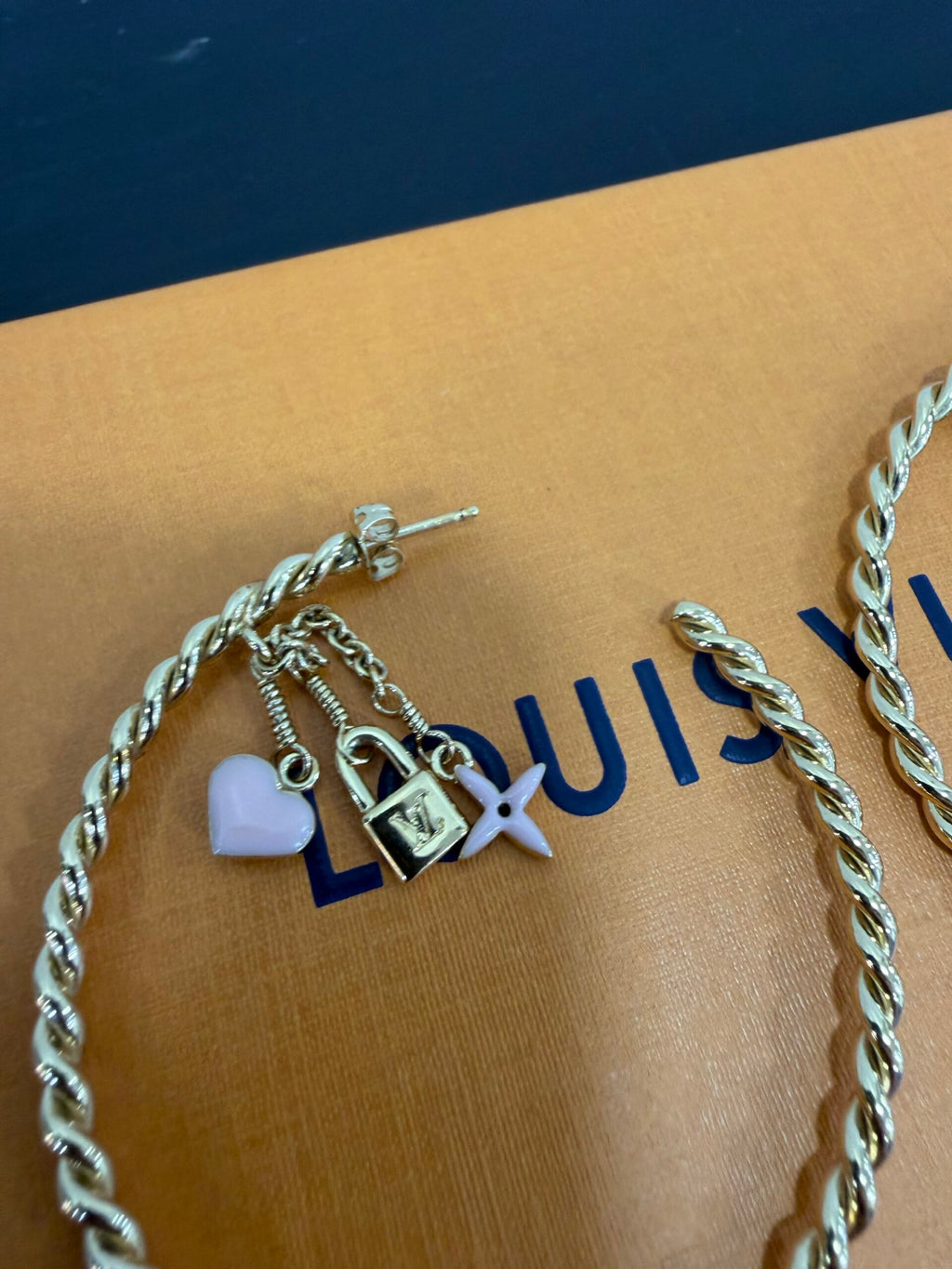 Louis Vuitton Orecchini a cerchio Sweet Monogram