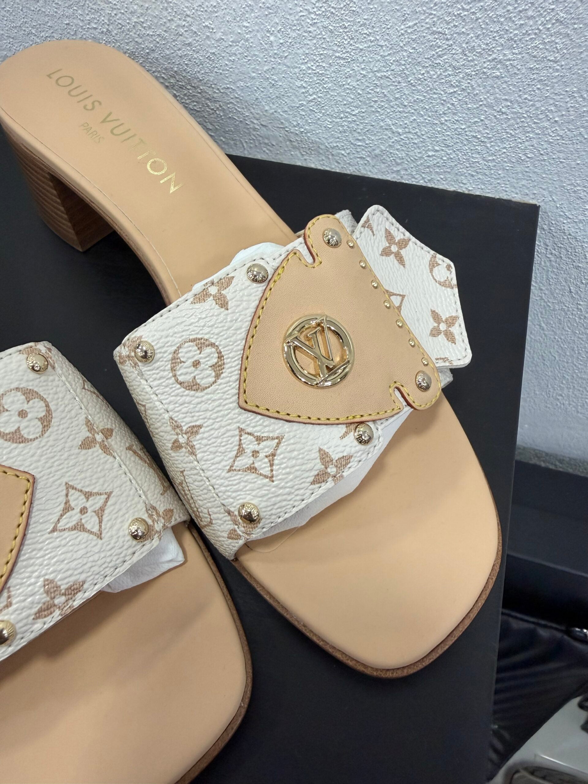 Louis Vuitton Sandalo Frame 38