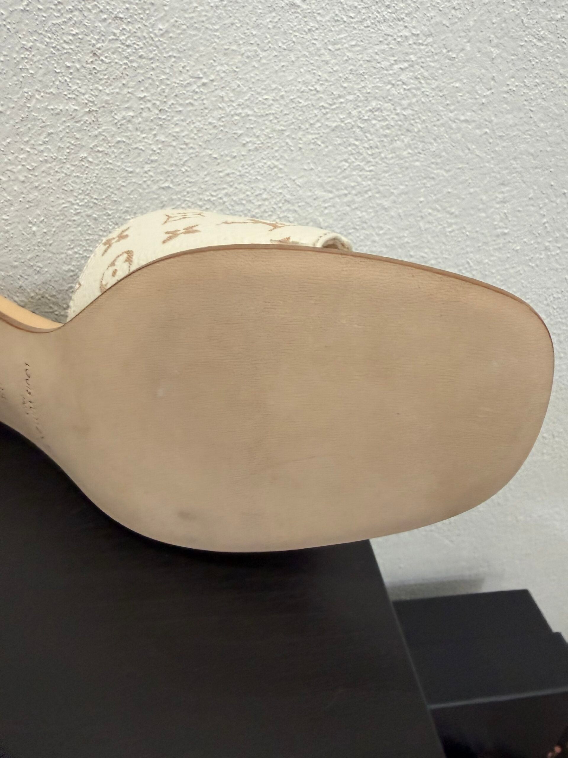 Louis Vuitton Sandalo Frame 38