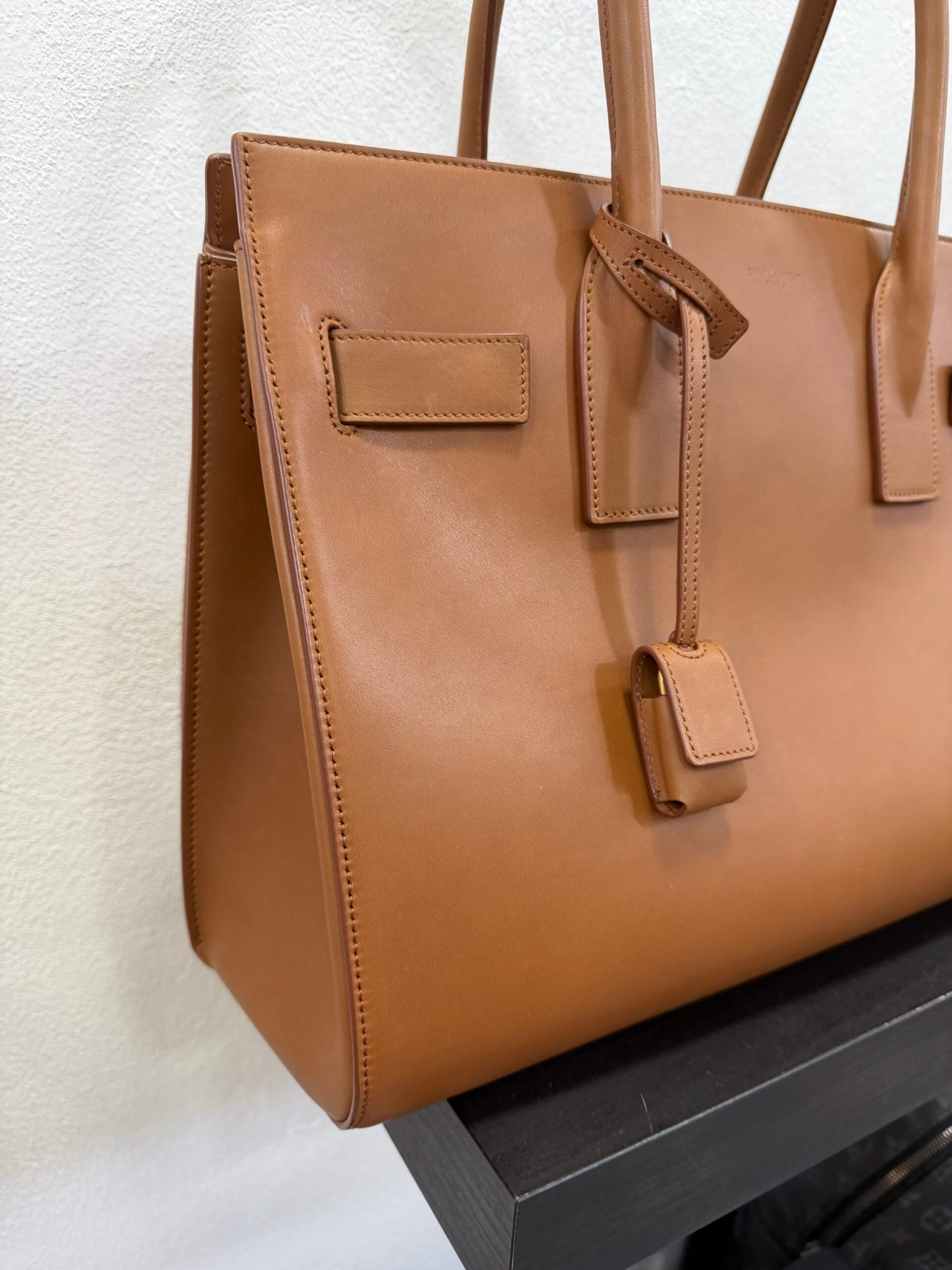 Saint Laurent Sac de Jour (New)