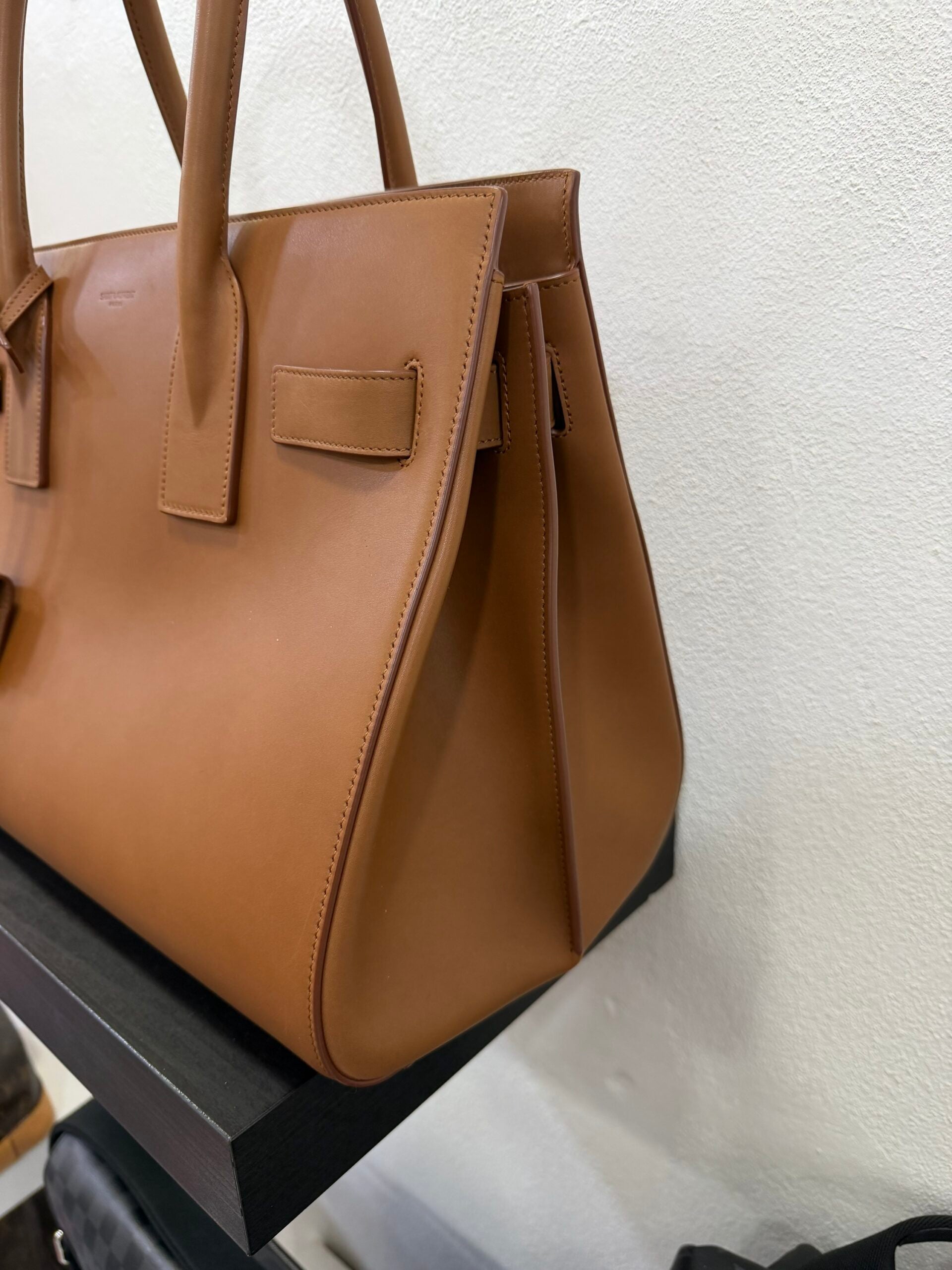 Saint Laurent Sac de Jour (New)