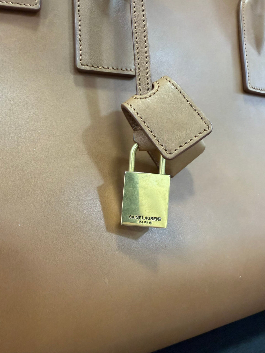 Saint Laurent Sac de Jour (New)