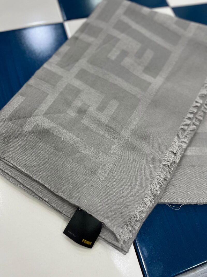 Scialle Fendi FF Monogram