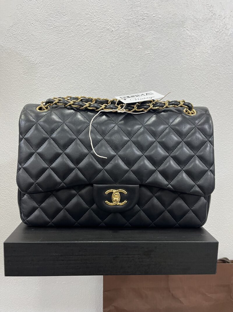 Chanel Jumbo in Agnello nero