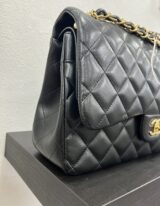 Chanel Jumbo in Agnello nero