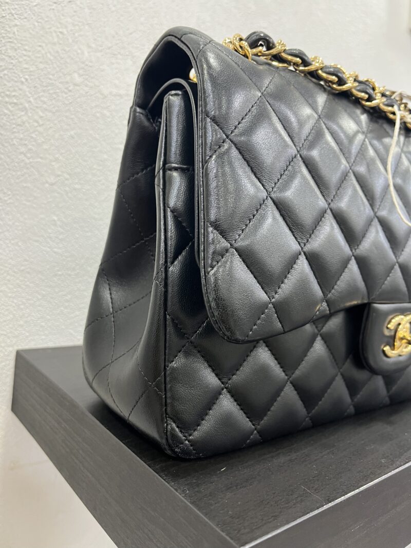 Chanel Jumbo in Agnello nero