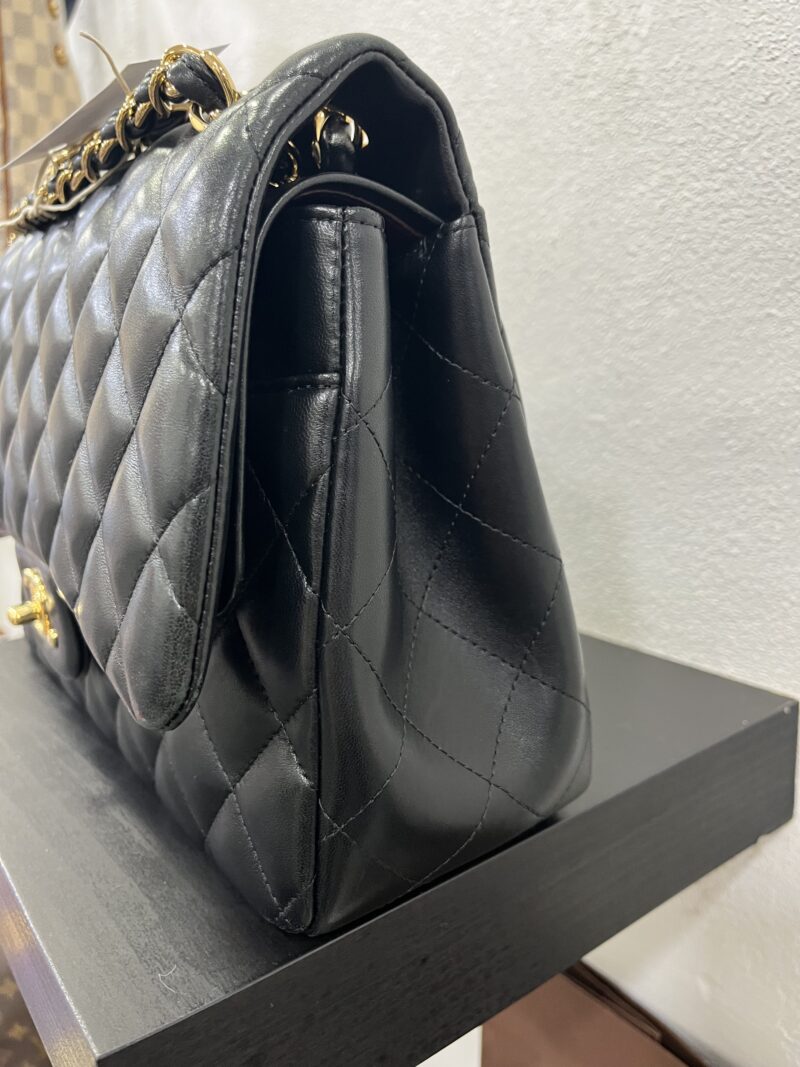 Chanel Jumbo in Agnello nero