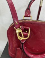 Louis Vuitton Alma BB vernis