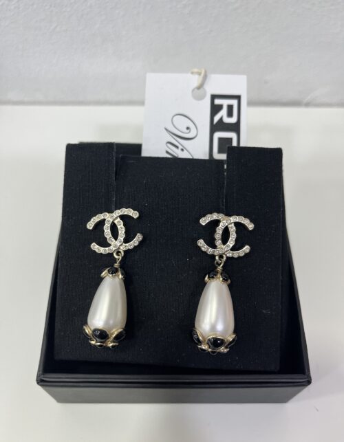 Chanel Orecchini Pendenti con perla e strass
