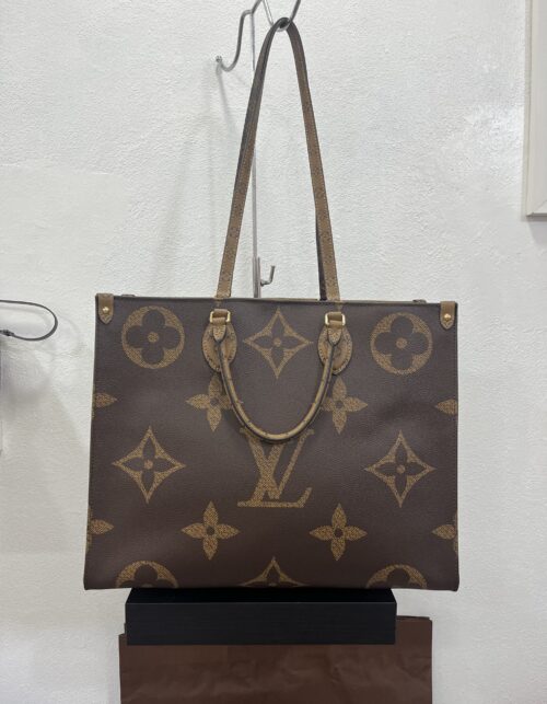 Louis Vuitton Onthego MM Monogram Reverse